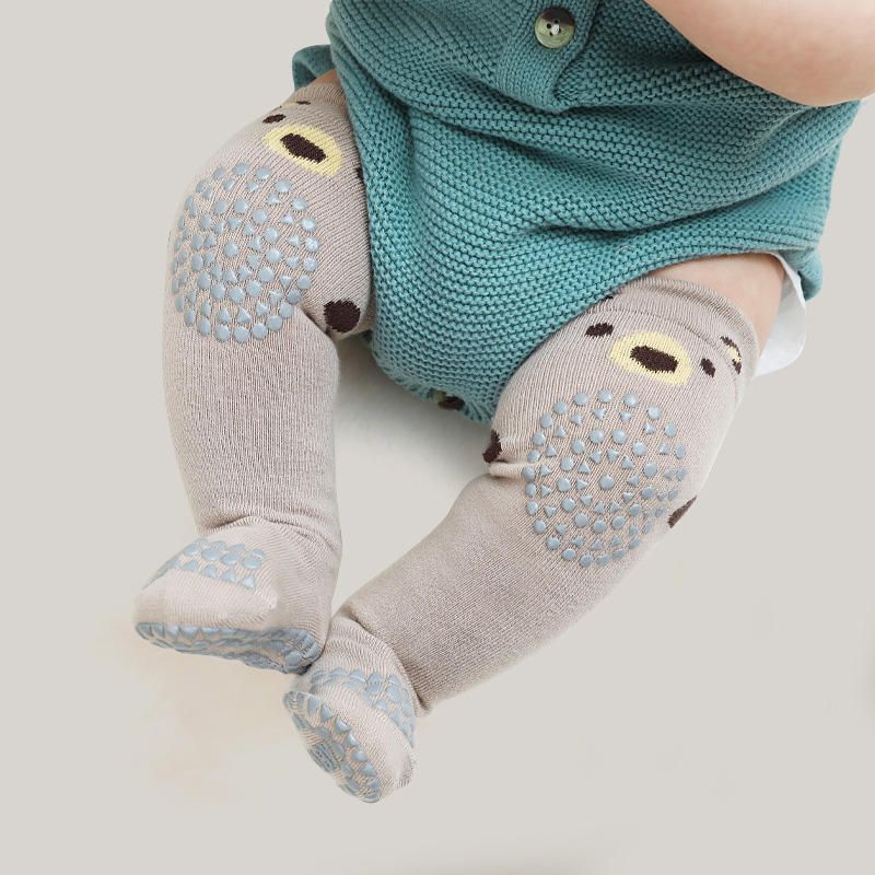 واقيات الركبة المبتكرة للأطفال: درع الحماية المثالي لرحلة زحف آمنة وبدون ألم 👶🛡️✨